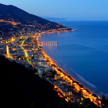 Gigi'S House Apartment Alassio Bagian luar foto